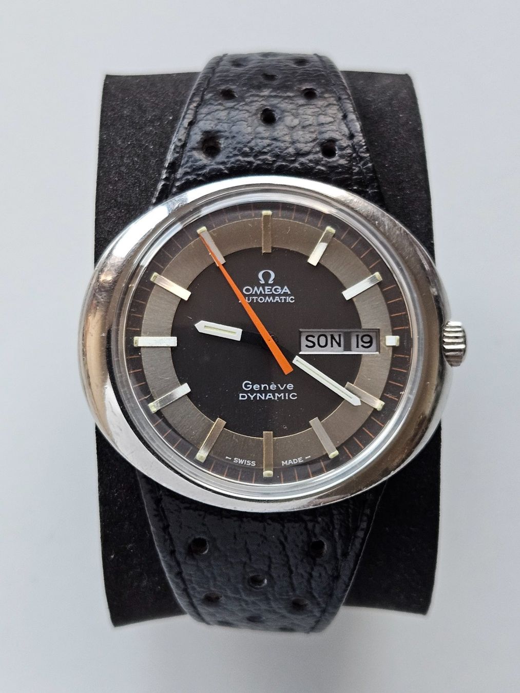 Omega Montres: 9 Omega Geneve Dynamic Automatic Day Date – D'occasion à Berikon par mmm21