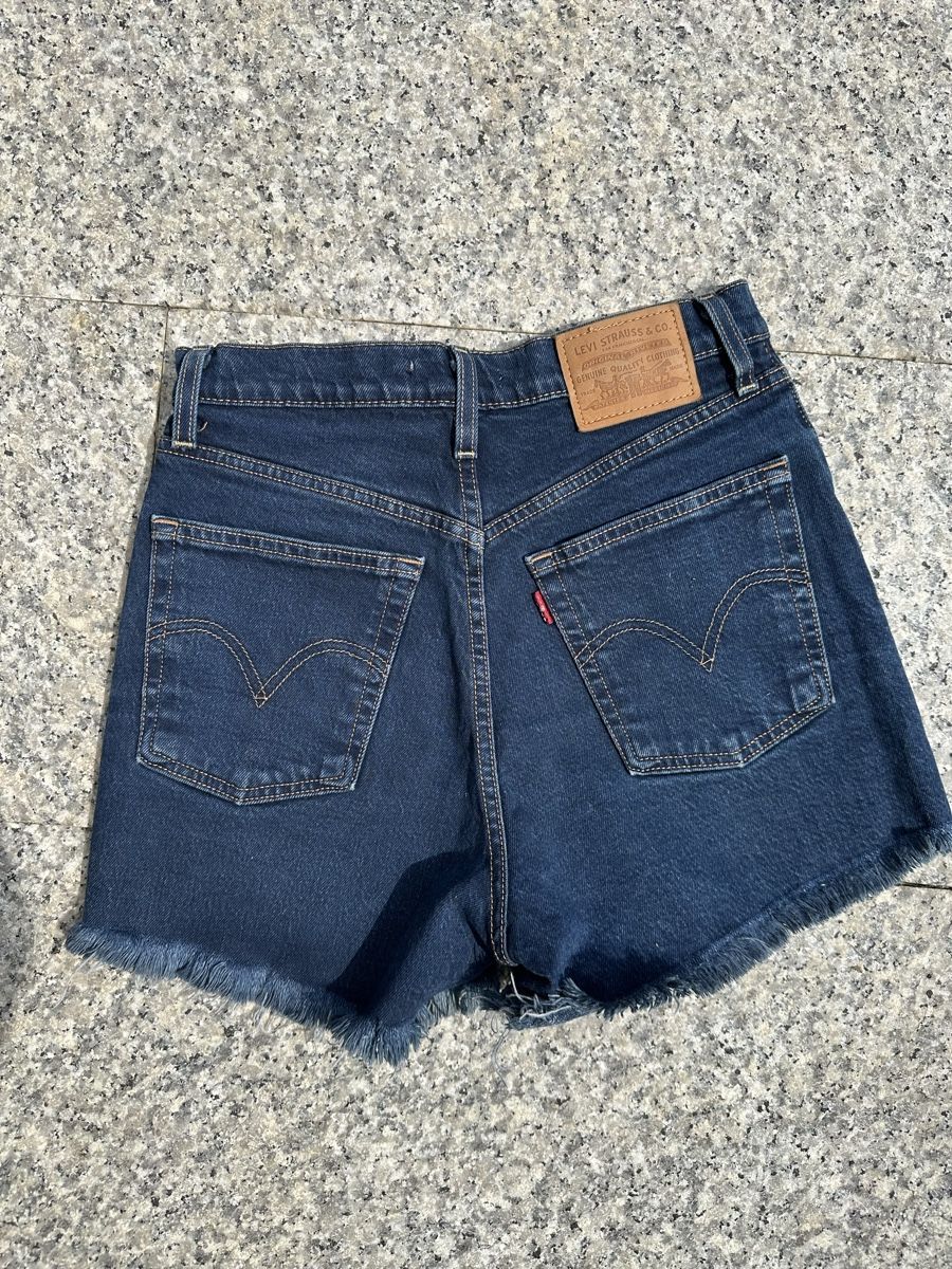 Levi's Jeans: Levi's Ribcage Shorts Gr 36 – Nuovo (secondo la descrizione) da Kilchberg ZH venduto da flami02 2