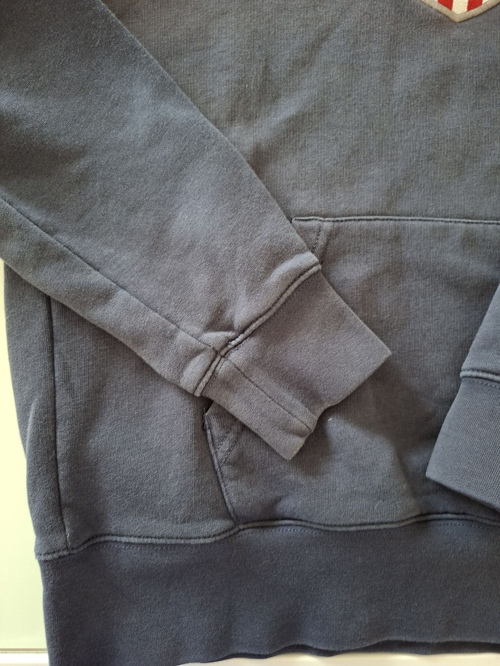 Gant Maglioni & Felpe: Pull à capuche GANT bleu marine, taille S – Usato da Renens VD venduto da ser_j2fn 4