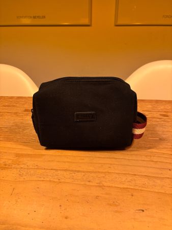 FIRST CLASS Swiss International Airlines Bally Amenity Kit