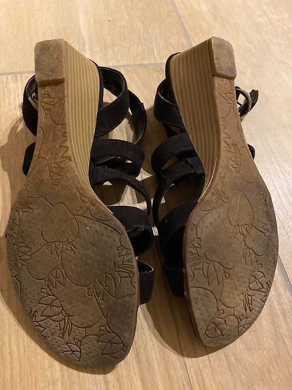 Damenschuhe: schwarze Sandalen Gr. 38 – Gebraucht aus Hausen AG von corinne_g 2