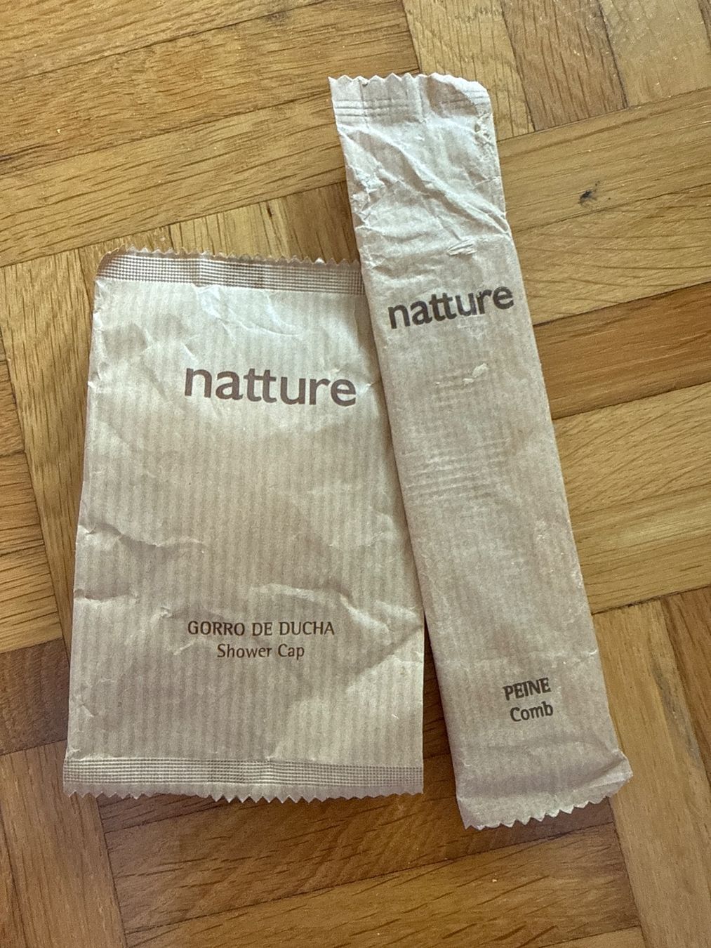 Duschbrausen: Shower cap + Comb – Neu und originalverpackt aus Horgen von linuxrp