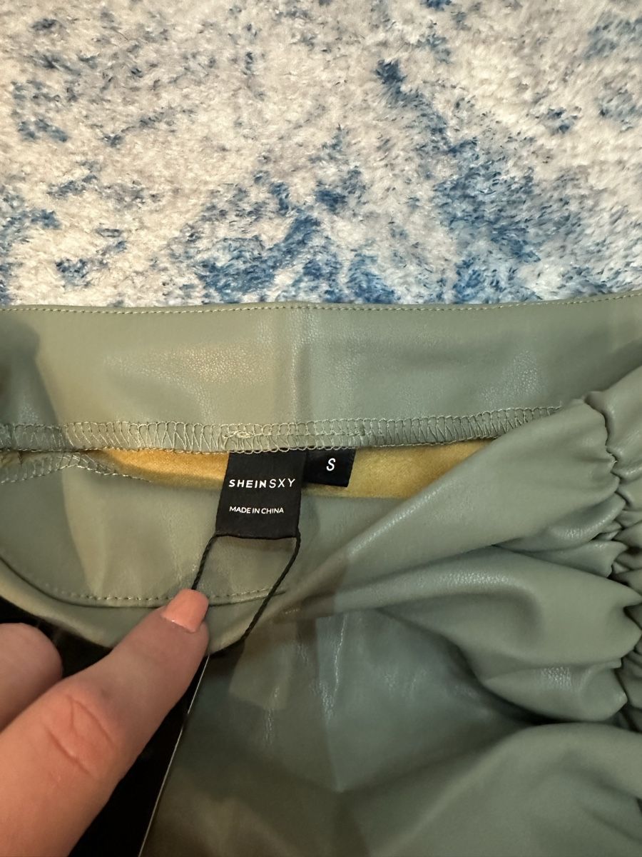 Shein Gonne: PU Rock mit Raffung und Schlitz – Nuovo e nell'imballaggio originale da Adlikon b.Regensdf venduto da E.Prov 3