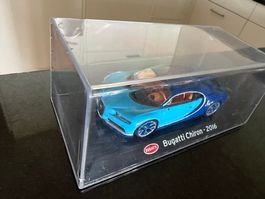 Bugatti Chiron seit 2016 hellblau / dunkelblau 1:43 Altaya