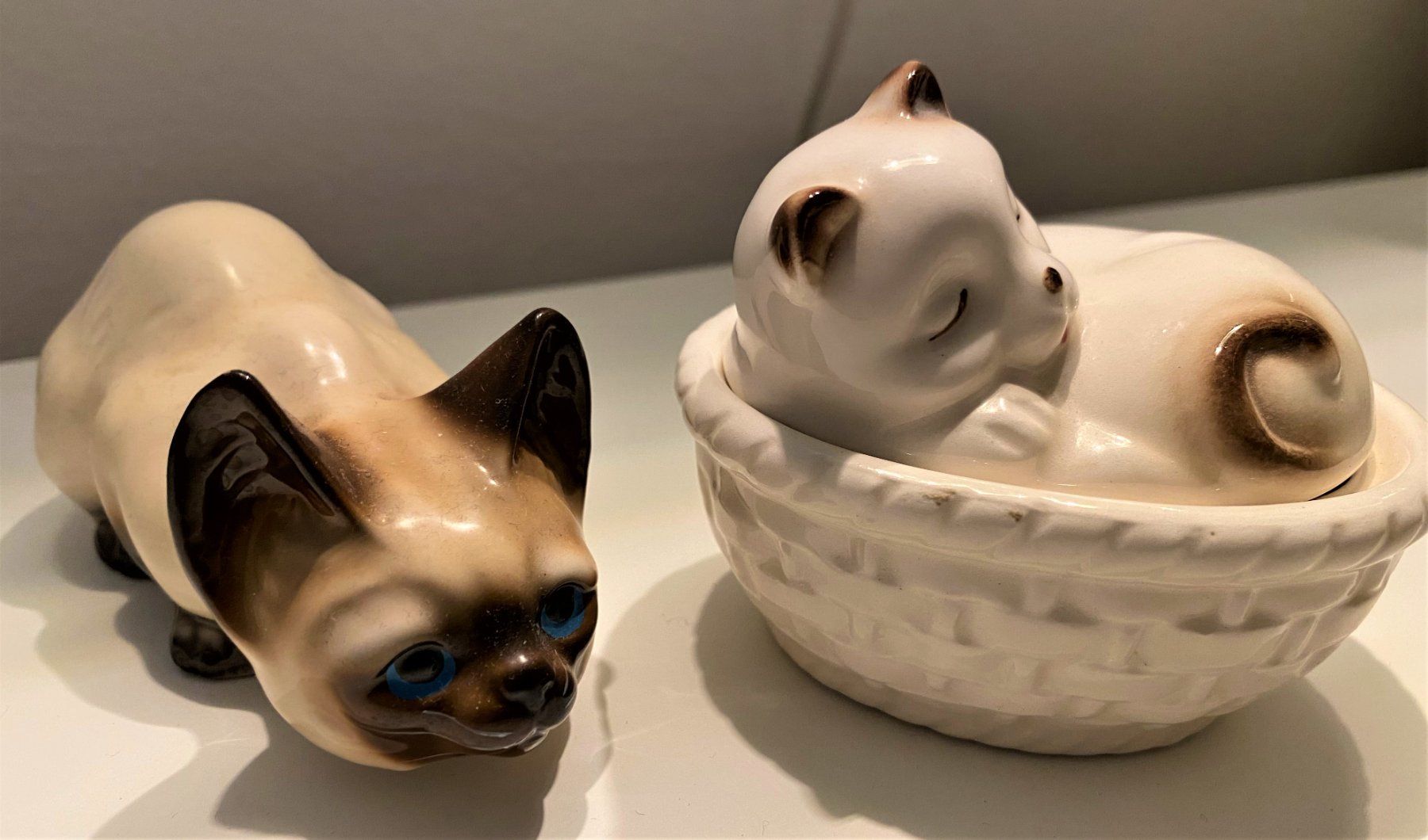 Statuette: 2 Porzellan-Katzen – Usato da Rheinfelden venduto da Tigerlilli