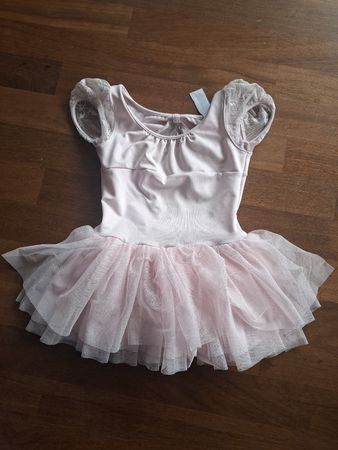 Ballettkleid Grösse 8-10 (klein ausgemessen!)