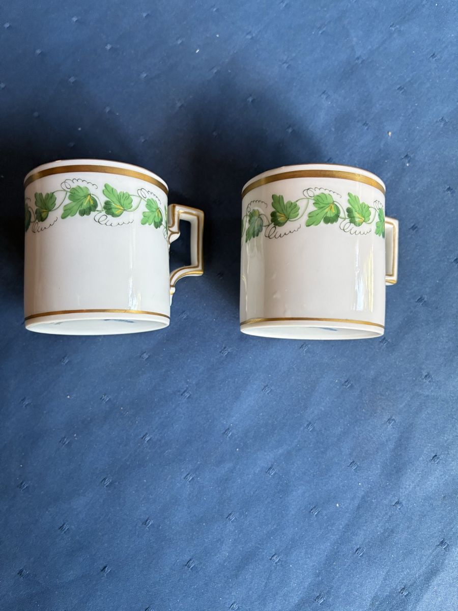 Tazze: Augarten 2 Moccatassen mit Weinlaubmuster – Usato da Dornach venduto da Rosengarten 5