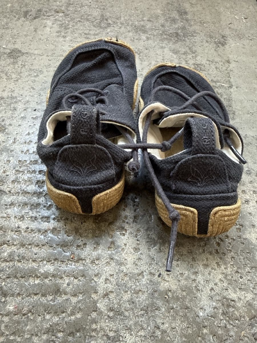 Wildling Scarpe da uomo: Biete Wildling Barfuss Schuhe, Grösse 24. – Nuovo (secondo la descrizione) da Basel venduto da vita108 3