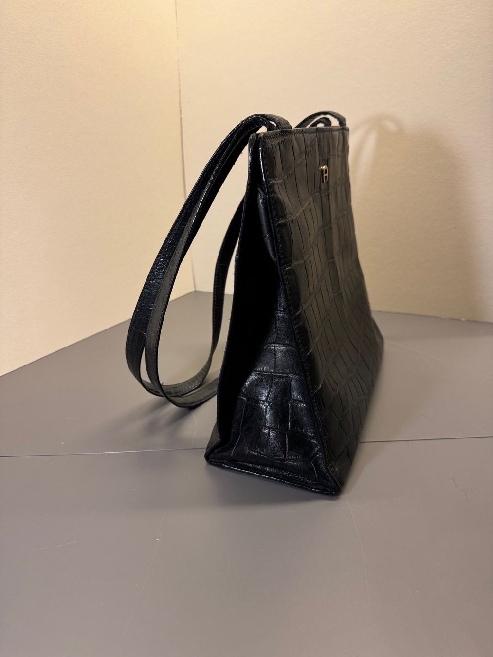 Aigner Borse da donna: Aigner Handtasche Damen Leder schwarz – Usato da Boll venduto da Simpbon 3
