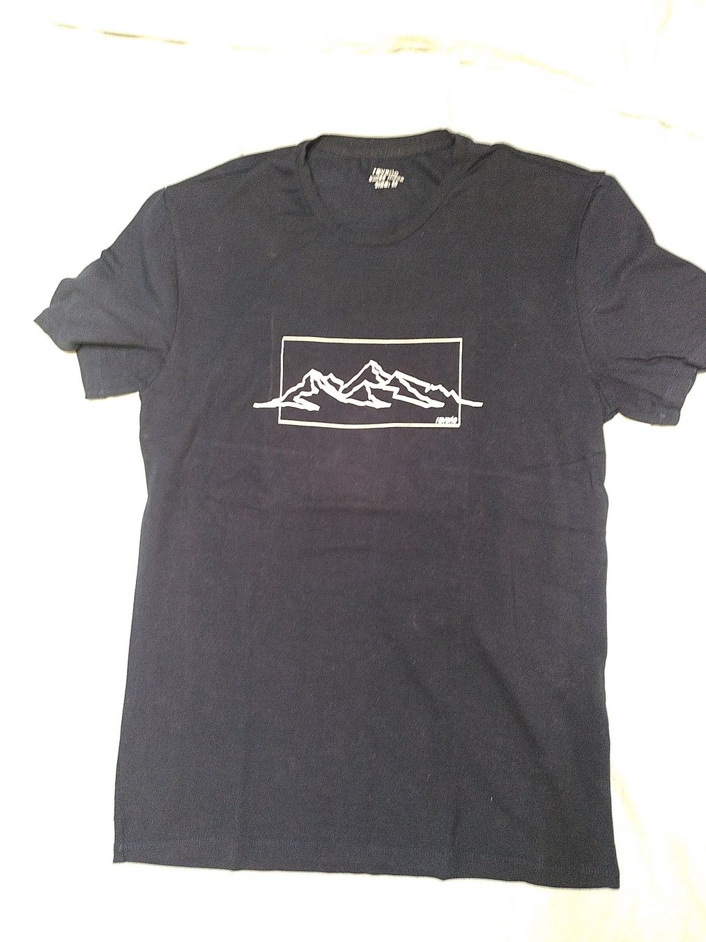 T-shirt: T-shirt Revario – Usato da Lausanne venduto da Flofloflofloflo