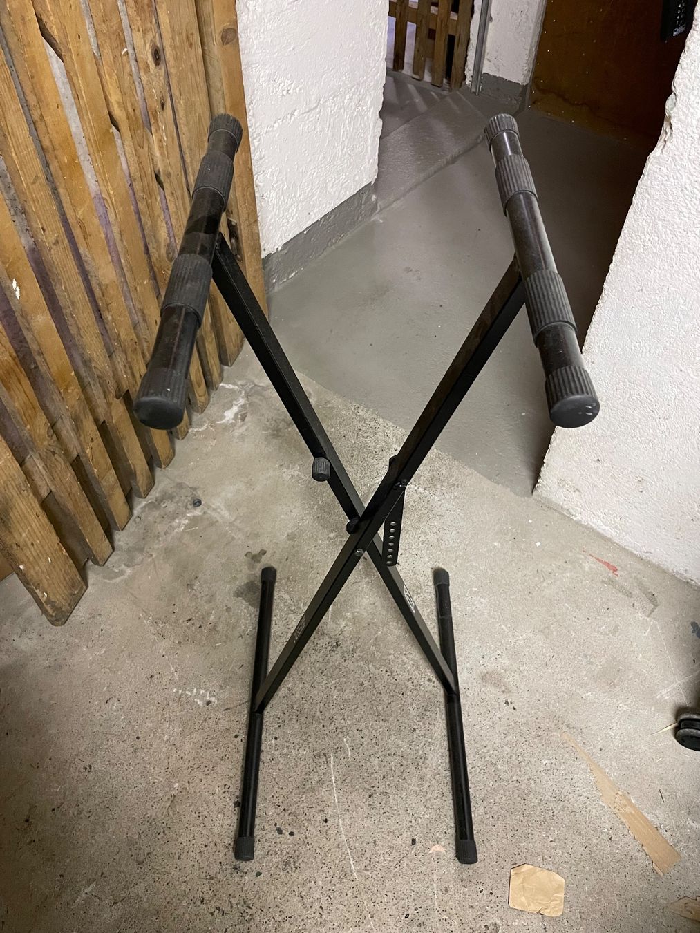 Musikinstrumente: Keyboardständer / Stand Clavier – Gebraucht aus Zürich von mat_xtz9 1