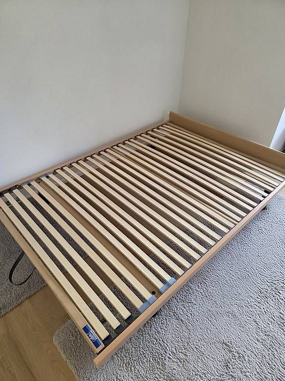 Lattenroste: Cadre avec sommier 140x200 – Gebraucht aus Pully von Apollo067 1