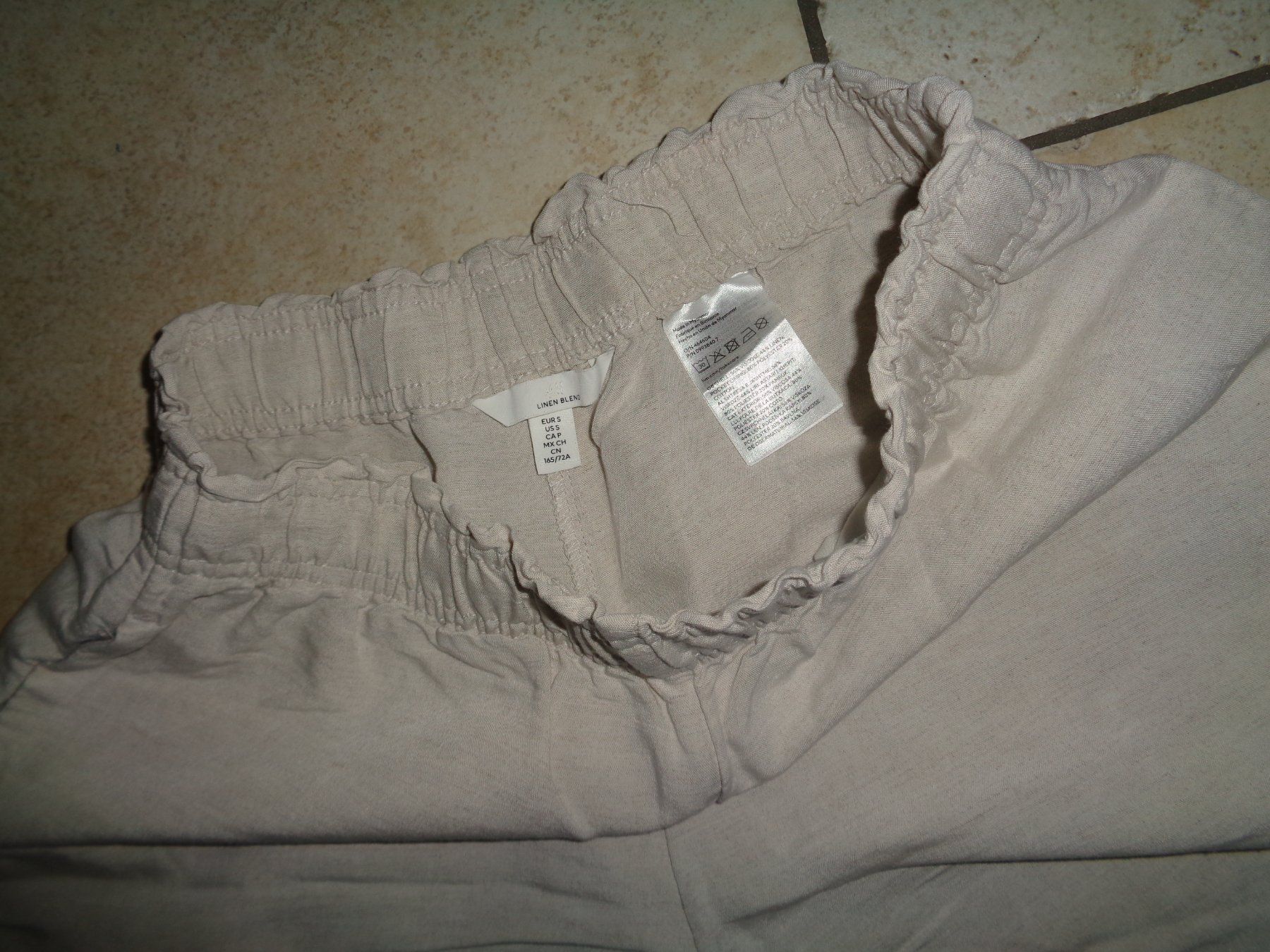 H&M Pantaloni: Shorts  H&M  Grösse S – Usato da Kreuzlingen venduto da Robi-2003 2
