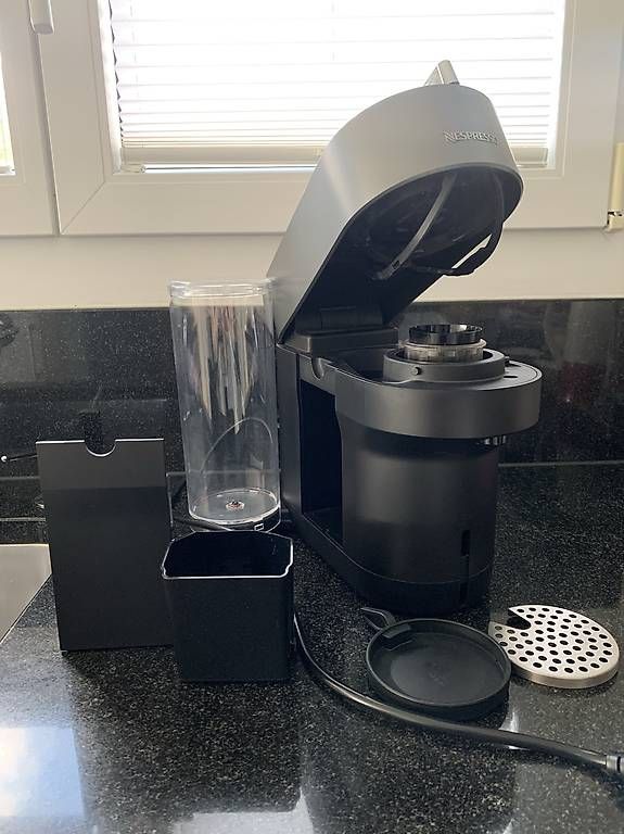 Machines à café & Machines à expresso: Nespresso Vertuo Pop+ Titan – D'occasion à Rudolfstetten par famfue 2