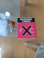 boite allumettes 1978 Neuchatel Xamax + broche ancienne