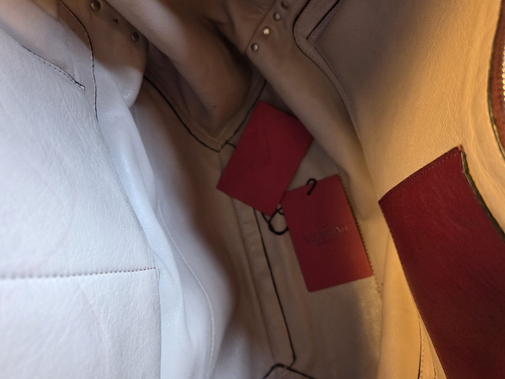 Valentino Borse da donna: Valentino Garavani Rockstud Shopper Bag – Usato da Zürich venduto da finesse.shop 5