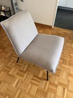 Stoff Sessel grau mit Metallbeinen in gutem Zustand