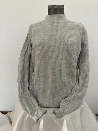 Pull en maille côtelée gris  Bolobo  T.L