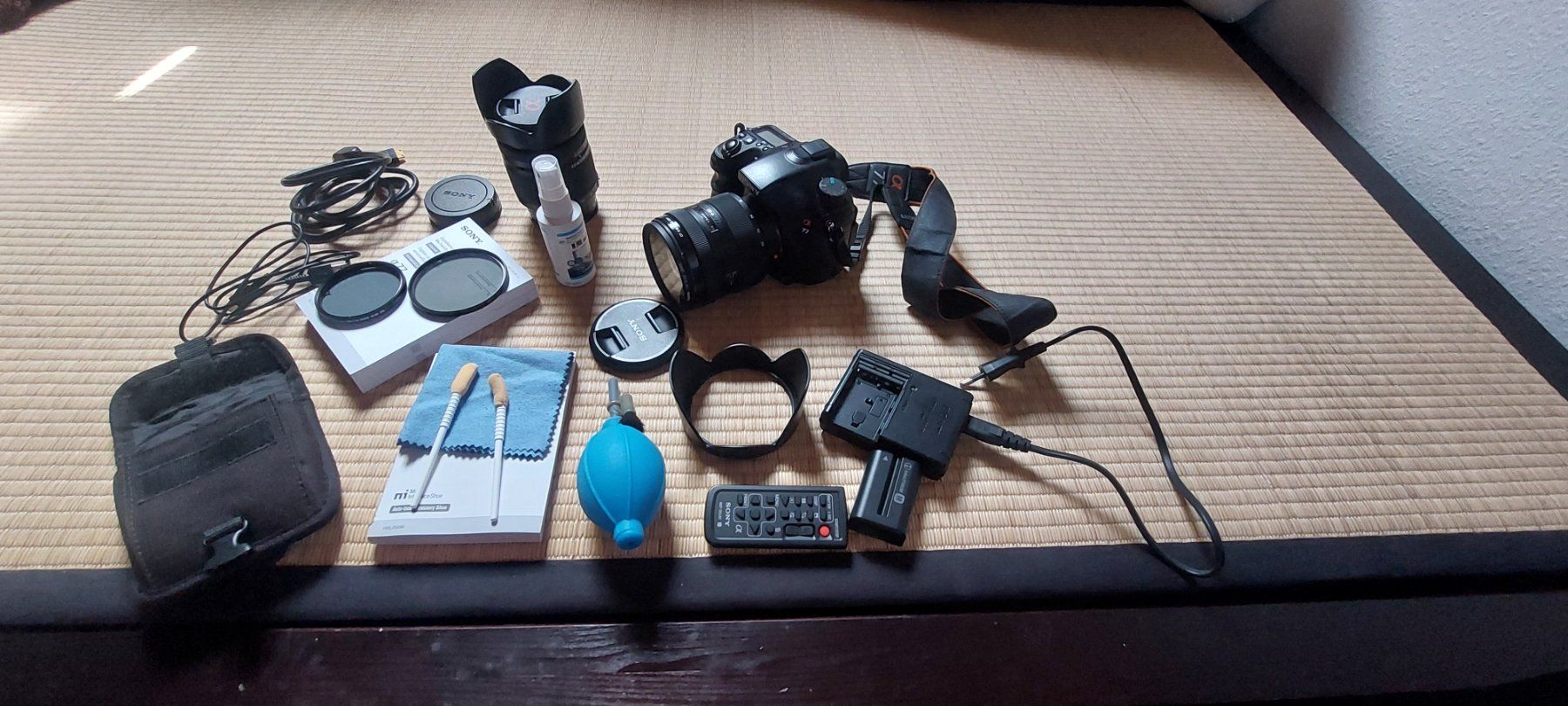 Sony Appareil photo: Sony a77 i Spiegelreflexkamera – D'occasion à Aeschi SO par Mr.Cornrows 1