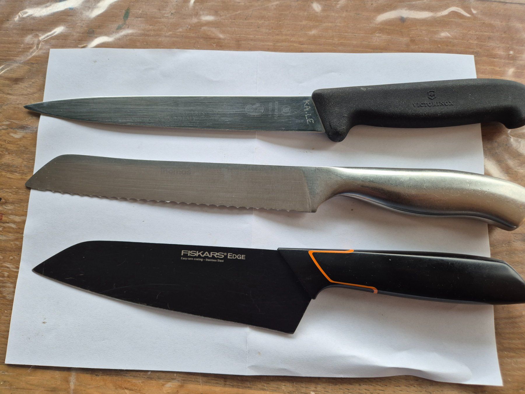 Coltelli da cucina: 3 couteaux de cuisine / pain – Usato da Monthey venduto da McAuthor