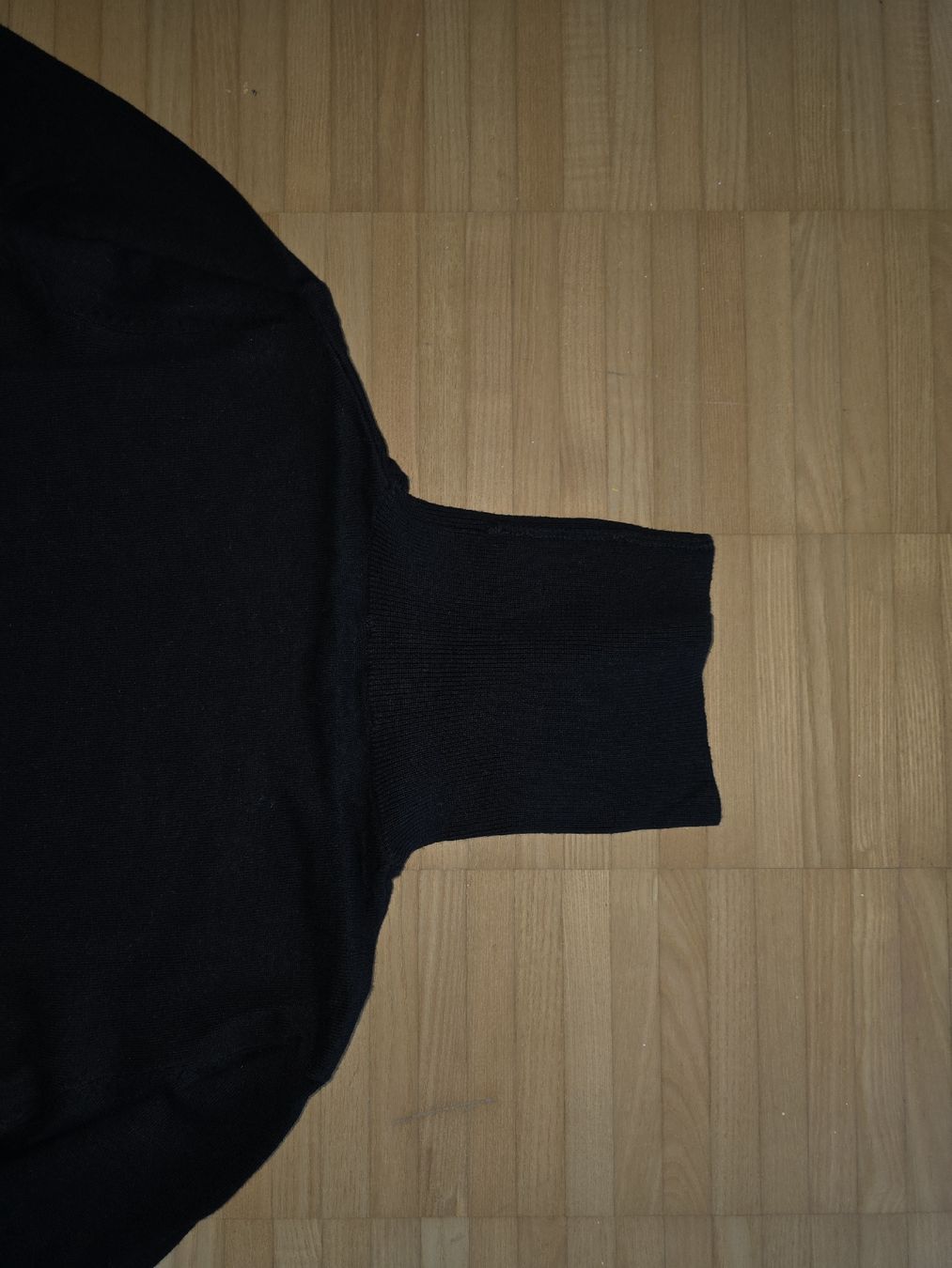Maglioni & Felpe: Schwarzer Rollkragenpullover, Grösse S – Usato da St. Gallen venduto da A.W.128 2
