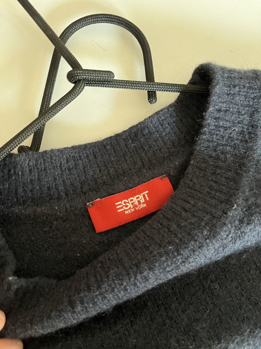 Esprit Pullover & Sweatshirts: Pull Esprit Marine Taille S  – Gebraucht aus La Chaux-de-Fonds von vert_j 1