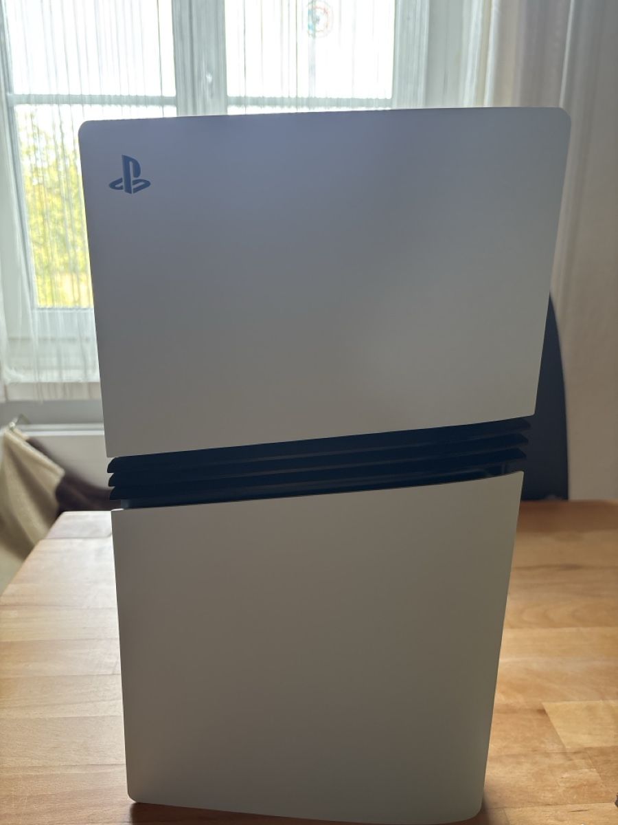 Sony Consoles: Ps 5 pro  – D'occasion à Wangen an der Aare par hansbooy 1