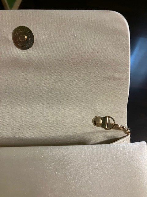 Borse da donna: perlmutt-farbene clutch mit goldkette – Usato da Schwarzenberg LU venduto da kindler007 3