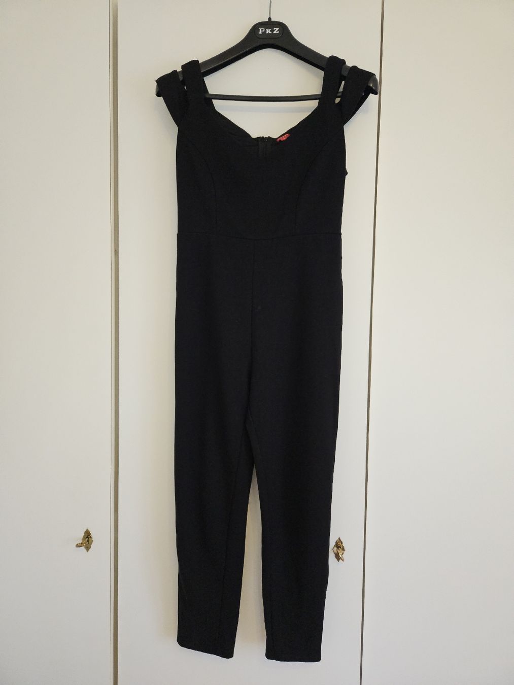 Guess Jumpsuits: Guess Jumpsuit, Grösse M,/ 38 Schwarz – Gebraucht aus Urdorf von Colina