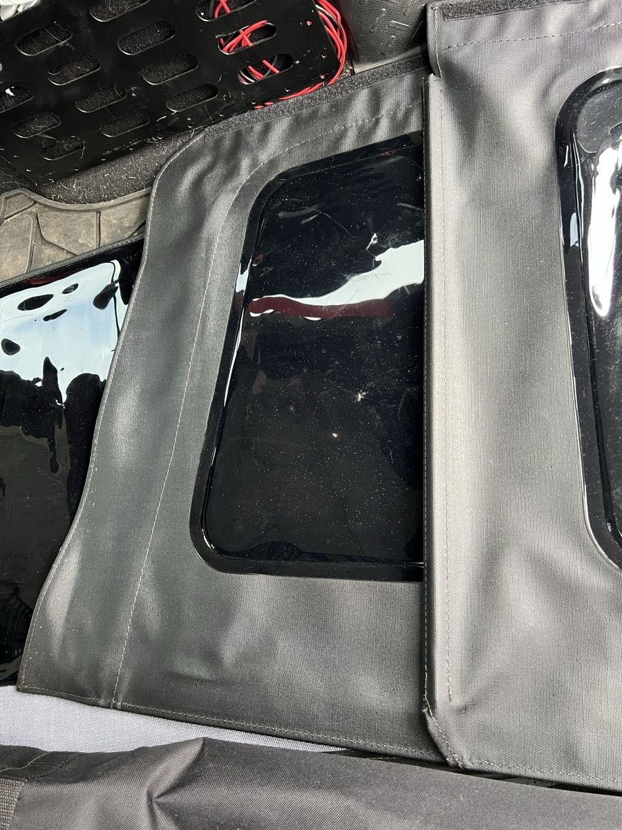 Mopar Tutti pezzi di ricambio auto: Softop Originale Mopar JKU jeep Wrangler – Nuovo (secondo la descrizione) da Brè sopra Lugano venduto da micheleschmid
