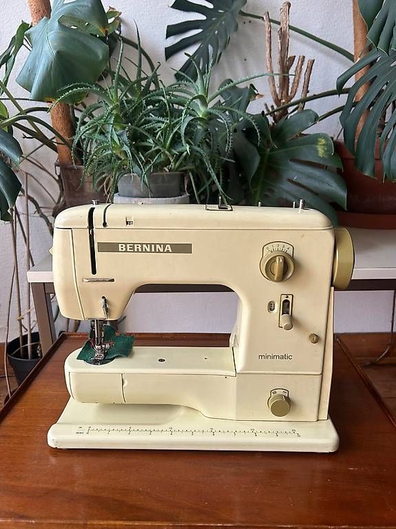 Nähmaschinen: Machine à coudre Bernina Minimatic 707 – Gebraucht aus La Neuveville von jl__79w9