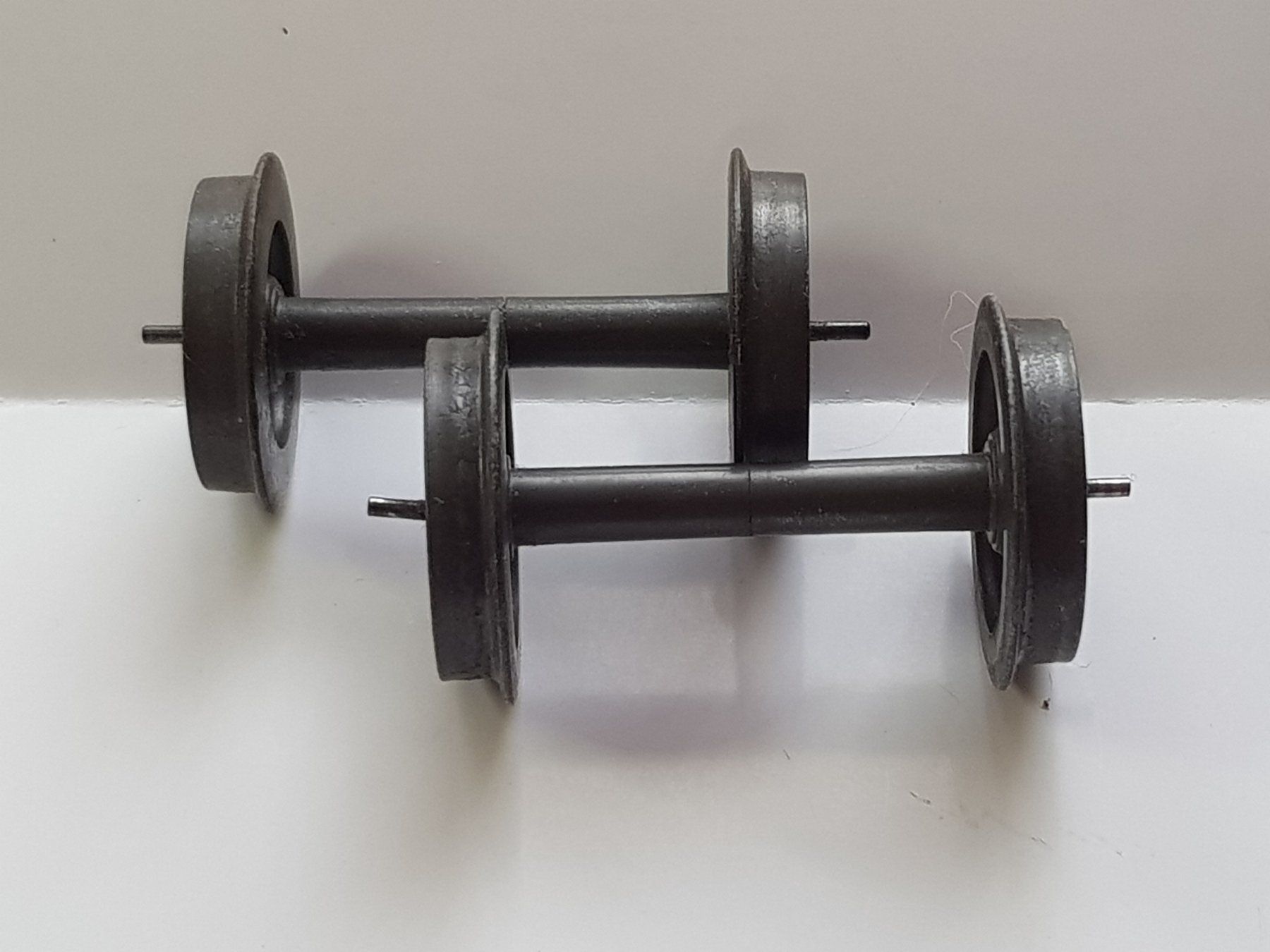 Rivarossi Modelleisenbahnen: 2 Rivarossi Achsen – Gebraucht aus Luzern von inca55 1