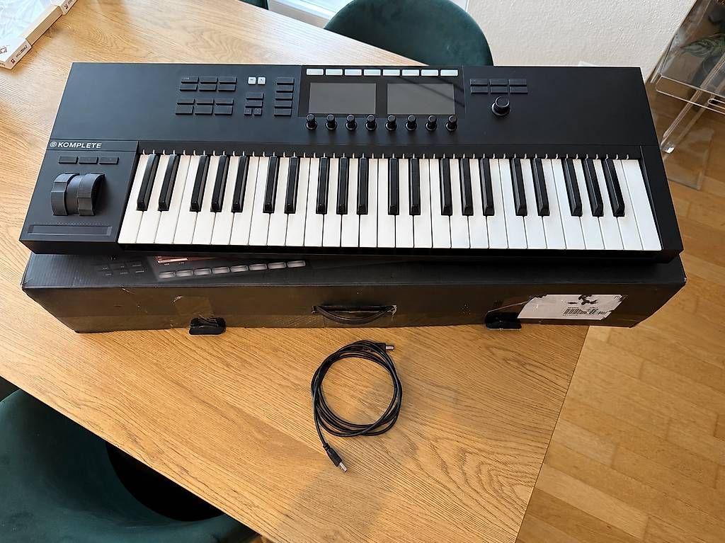 Native Instruments Musikinstrumente: Native Instruments Komplete Kontrol S49 MK2 – Gebraucht aus Baar von Rafeli