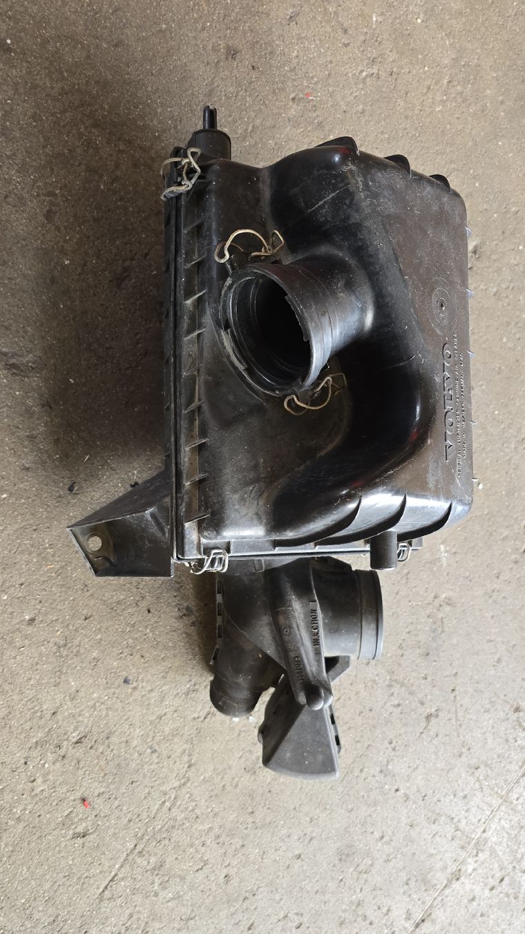 Volvo Tutti pezzi di ricambio auto: Volvo 740 Luftfilterkasten – Usato da Bern venduto da tiz_lw6n