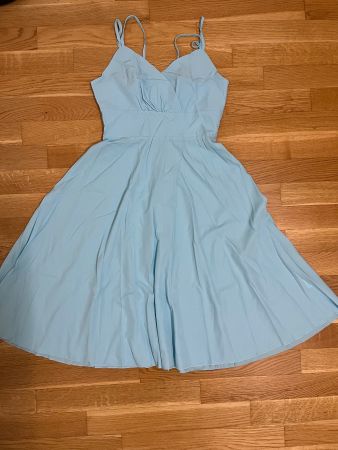 Sommerliches, hellblaues Kleid