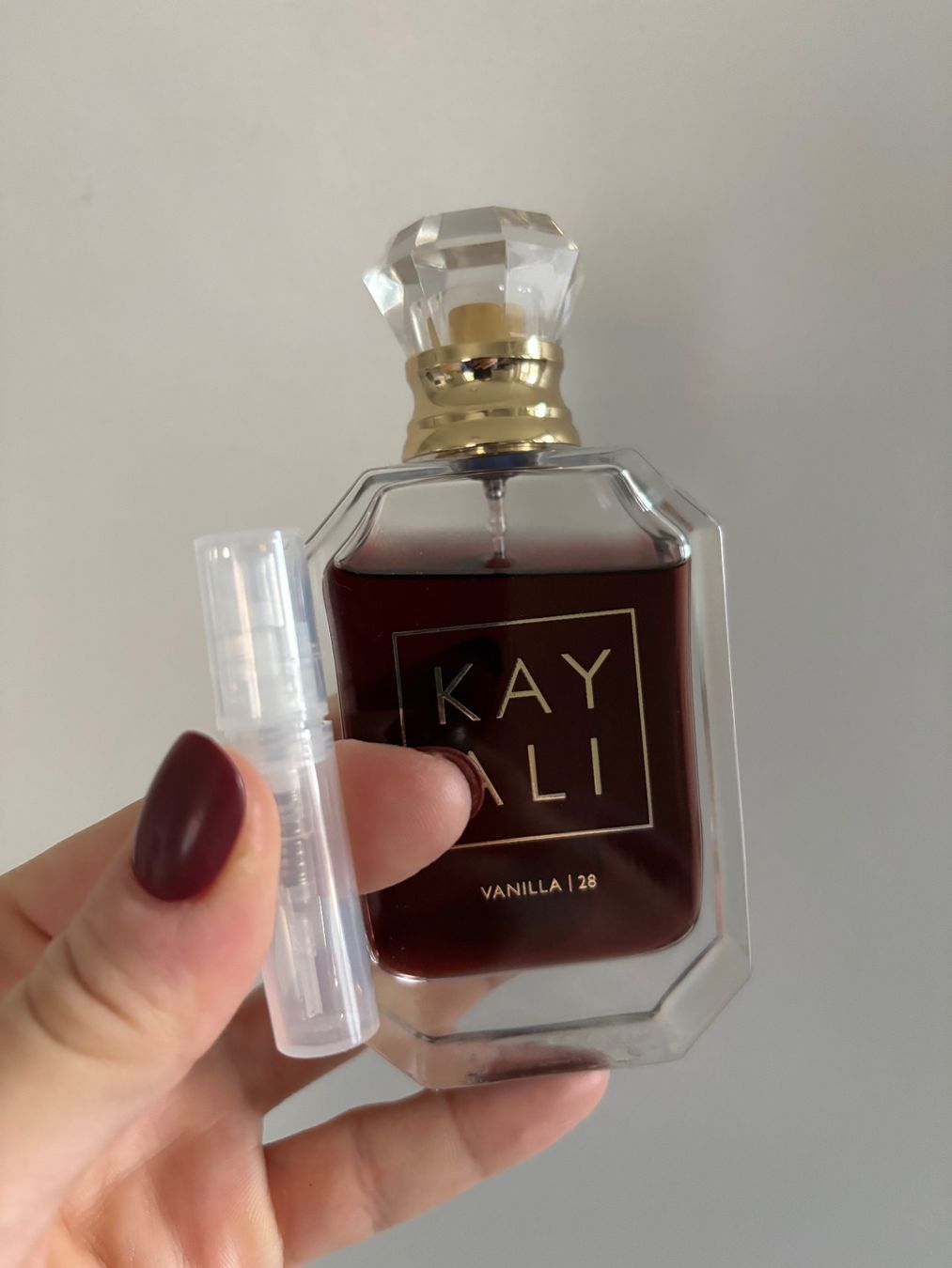 Kayali Profumi & Eau de Toilette: KAYALI VANILLA | 28 EDP Duftprobe - 2 ml – Usato da Zürich venduto da deruja