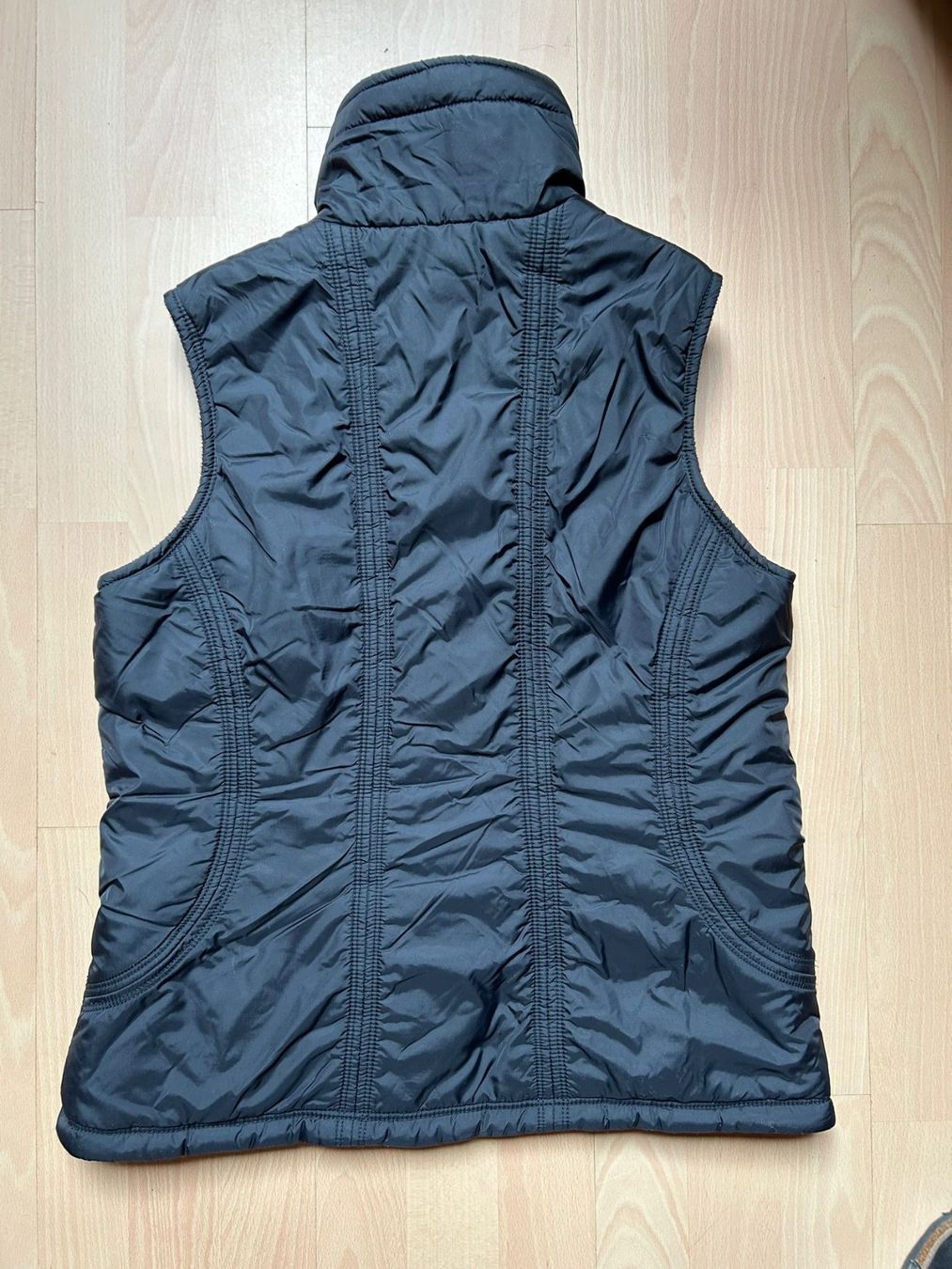 Cecil Gilet & Giacche senza maniche: -Gilet CECIL – Usato da Huttwil venduto da Bolpa