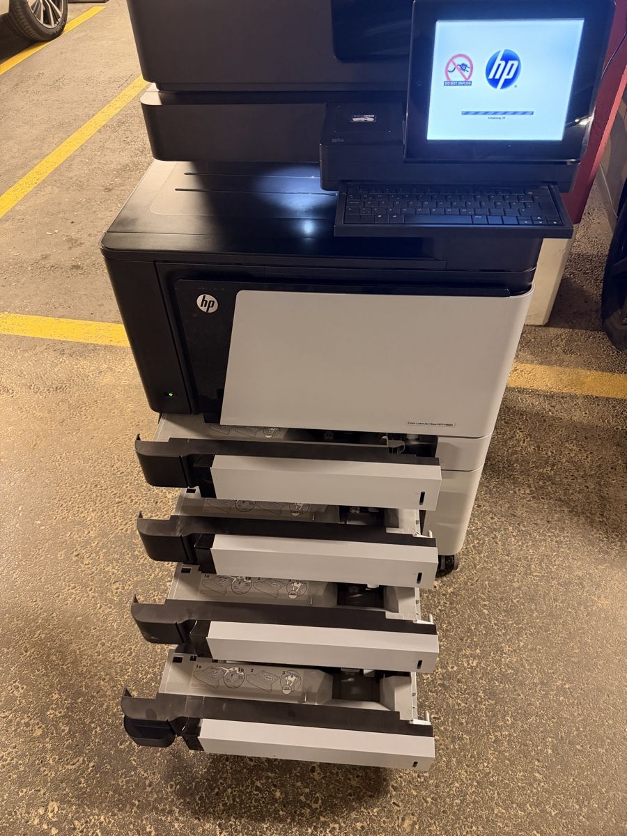 Hewlett Packard Stampanti: Color LaserJet Flow MFP M880 A3, A4 – Difettoso da Winterthur venduto da Schneider.80