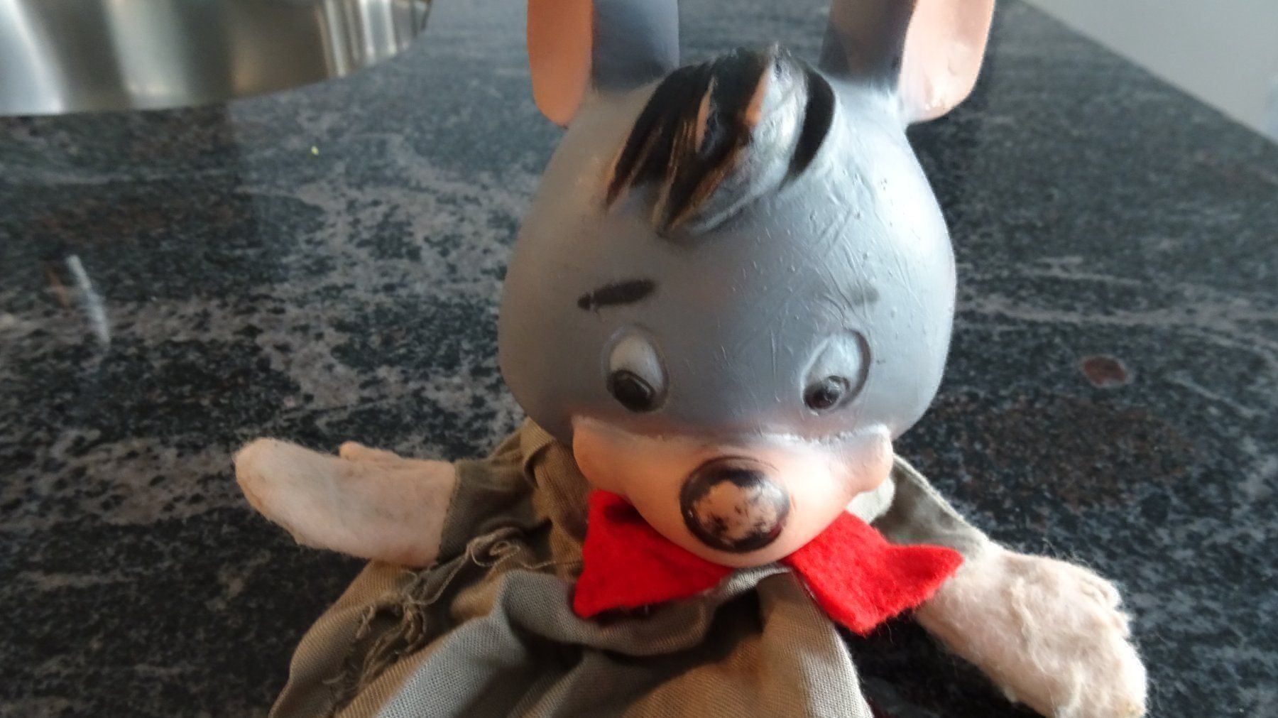 Jouets: Kasperlifigur  Antik  Name der Figur ??? – D'occasion à Zürich par Roulet 1