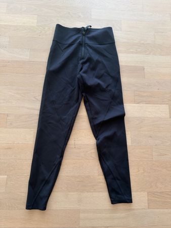 OYSHO Sportleggings Schwarz Gr. M