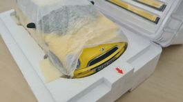 1:18 MINI One + Aerodynamics Package Dealer Edition - Kyosho