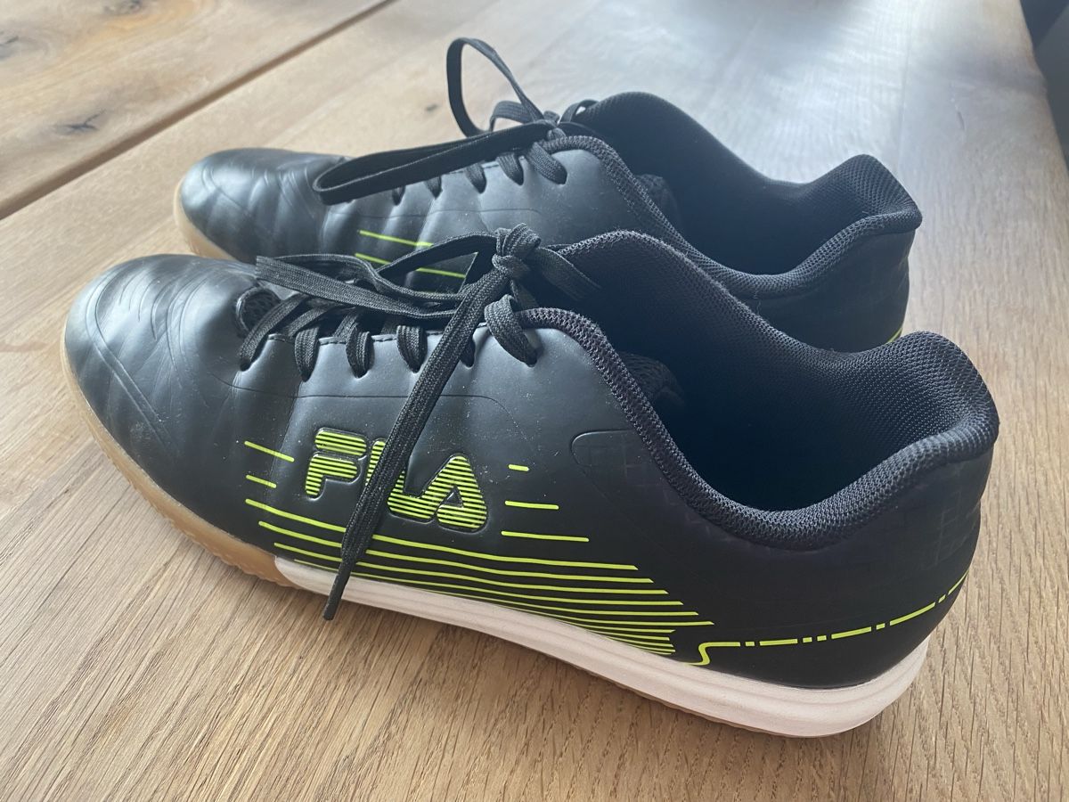 Fila Scarpe per ragazzi: Fila Hallenschuhe Grösse 41 – Usato da Obergerlafingen venduto da Schilu-2017