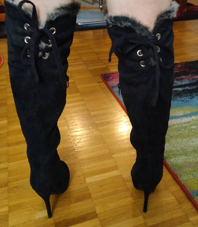 Scarpe da donna: schwarze Wildlederstiefel, Nummer 38 – Usato da Zürich venduto da Orkageta 2