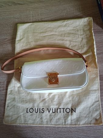 Louis Vuitton Handtasche weiss Lackleder guter Zustand