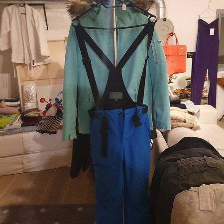 Pantalon ski Taille 104 très bon état 