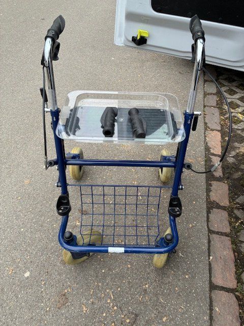 Aides à la marche: Rollator – D'occasion à Volketswil par Schnieke