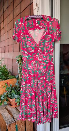 Kleid pink geblümt Grösse S, Blutsgeschwister