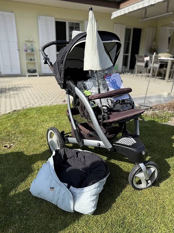Kinderwagen: Kinderwagen sehr wenig benutzt – Gebraucht aus Kerzers von bergsuechtig