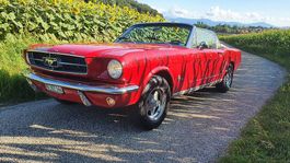 Ford Mustang 1965 cabriolet rouge, 6 cyl., capote électrique