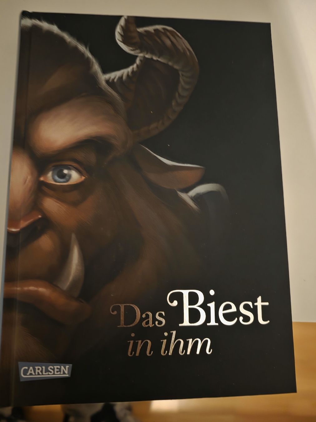 Bücher: Das Biest in ihm - Top Zustand  – Gebraucht aus Brüttisellen von Miralaurea